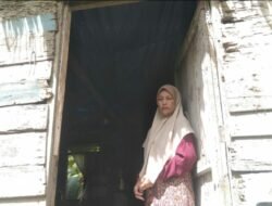 Potret Kemiskinan di Aceh Timur, Ibu Supiana Tinggal di dirumah Tak layak Huni.