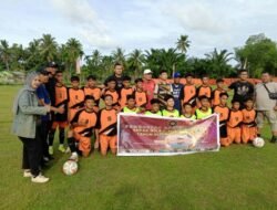 Wakapolres Aceh Timur Lakukan Tendangan Pertama Pada Open Turnamen Sepak Bola Usia 14 Piala JWI Aceh Timur