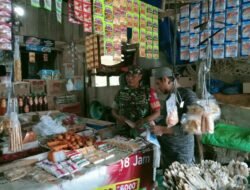 Peran Babinsa dalam Ekonomi: Koptu Sulaiman Awasi Harga Sembako di Pasar Tradisional