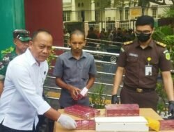 Kajari Aceh Timur Musnahkan Satu Juta Batang Rokok Ilegal dan Barang Bukti Lainnya.