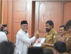 Gubernur Aceh Terima Dokumen Hasil Pemeriksaan Laporan Keuangan Pemerintahan Aceh 2024 dari BPKP