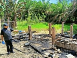 Satreskrim Polres Aceh Timur Olah TKP Kebakaran Rumah di Simpang Ulim