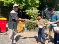 Siswa/i SD 2 Muhammadiyah Gelar Saling Beebagi Jum’at Berkah