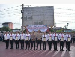 Kapolres Langsa Berikan Penghargaan kepada 14 Personel Berprestasi