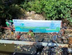 Dinas Lingkungan Hidup (DLH) Kota Langsa Mengerjakan Kerukan Tumpukan Sampah di Alur Simpang Comandore, Gampong Birem Puntong