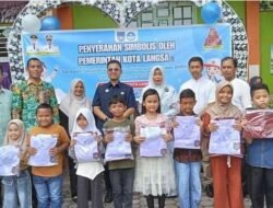Walikota Langsa Bagi 17.517 Seragam Sekolah Gratis Kepada Pelajar SD dan SMP