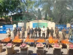 Sebagai Wujud Dalam Menjalankan Asta Cita Presiden Bea Cukai Langsa Musnahkan Barang Ilegal.