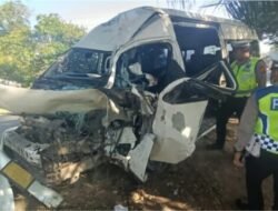 Kecelakaan Tunggal di Peureulak, 1 Orang Meninggal Dunia dan 12 Orang Luka-Luka