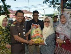 Kejari Bersama Pemko Langsa Gelar Pasar Murah dan Bazar UMKM Peringati HUT Kejaksaan RI Ke 80 dan Ikatan Adhyaksa Dharmakarini Ke-25