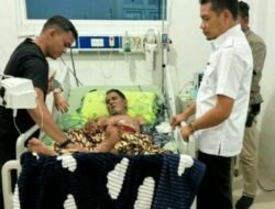 Demi Rakyat Wakil Bupati Aceh Timur,  T. Zainal Masih menjeguk Warganya yang sedang di Landa Sakit Walau Malam Sudah Larut.