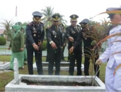Kapolres Aceh Timur Hadiri Ziarah Nasional Dalam Rangka HUT Ke-80 TNI Di TMP Langsa