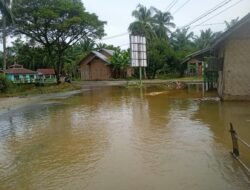 Banjir Melanda Gampong Simpang Wie, Warga Menanti Tindakan Nyata dari Pihak Berwenang, Dipertanyakan Pukesmas Langsa Timur.