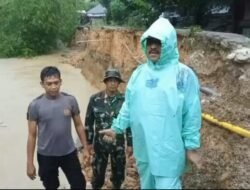 Debit Air Naik, Babinsa Koordinasi Langkah Antisipasi Penentuan Titik Pengungsian di Gampong Teungoh