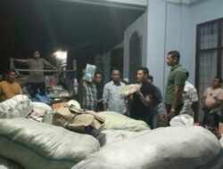 Sebagai Bentuk Solidaritas Pasca Banjir di Aceh Timur Warga Gampong Blang Uyok, Kec. Julok dan Indra Makmur Salurkan Bantuan Kepada Korban Bencana