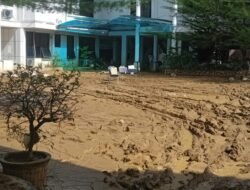 BPKD Kota Langsa Terkesan Lamban Dalam Bersihkan Lumpur Pasca Bencana Banjir.