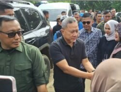 Walikota Langsa Dampingi Menko Pangan Zulkifli Hasan Kunjungi dan Salurkan Bantuan Pada Pengungsi Pasca Bencana Banjir dan Tanah Longsor