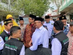 Menteri Pendidikan Dasar dan Menengah Kunjungi SD 2 Muhammadiyah Kota Langsa, Tebarkan Semangat di Tengah Banjir