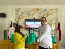 Wujud Kepedulian Sosial, Lapas Kelas IIB Langsa Salurkan 10 Paket Sembako untuk Keluarga WBP dan Masyarakat Sekitar