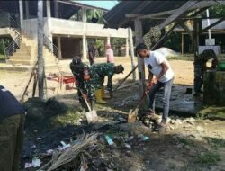 Tak Tinggalkan Bekas Banjir, TNI Bersihkan Meunasah Titik Pengungsian di Buket Kreut