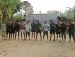 Bangun Infrastruktur dan Persaudaraan: Satgas TMMD Main Voli Bareng Warga