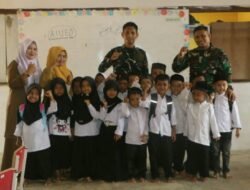 Tinggalkan Sejenak Pekerjaan Fisik, Personel TMMD Pilih Temui Anak-anak TK, Ada Apa