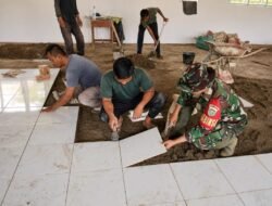 Babinsa Koramil 15/Plkb Sertu Eko Pranoto Bantu Rehab SMK Negeri 1 Peureulak, Wujud Nyata Kepedulian TNI terhadap Pendidikan