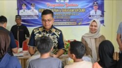 Wali Kota Langsa Serahkan Bantuan Peralatan Sekolah bagi Anak Yatim Paya Bujok Seulemak