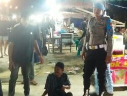 Personel Polsek Idi Rayeuk Patroli Pasar Malam, Cegah Gangguan Kamtibmas