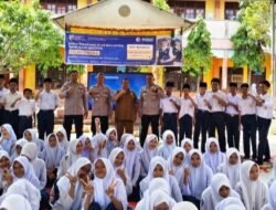 Polres Aceh Timur Sosialisasikan SMA Kemala Taruna Bhayangkara, Bangkitkan Antusiasme Pelajar SMPN 1 Peureulak