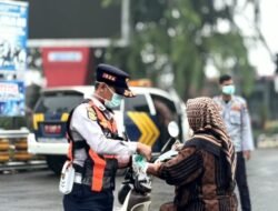 Antisipasi Kabut Asap Karhutla, Pemko Langsa Bagikan Masker kepada Masyarakat